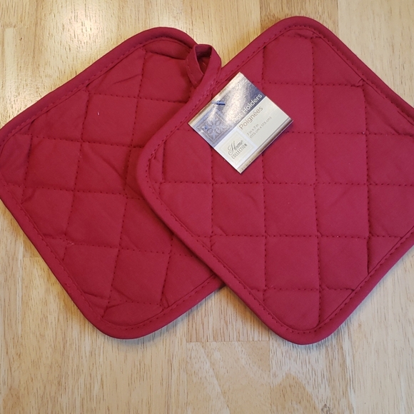 Pocket pot holder set. Red & Black " King " - Picture 4 of 5